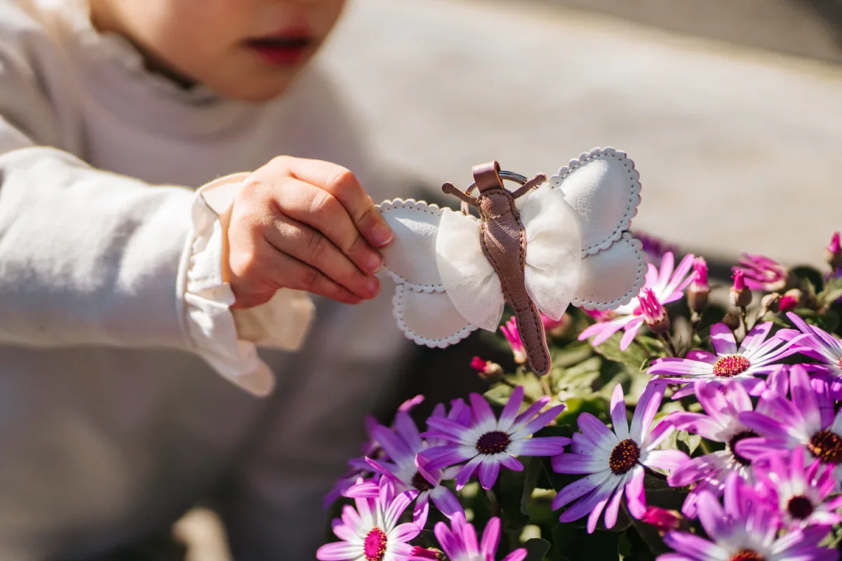 Alja Chain | Shimmer Libelle | Off White Metallic Leather – Image 2