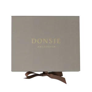 Gift Box - Medium 26x21x8 cm | One colour